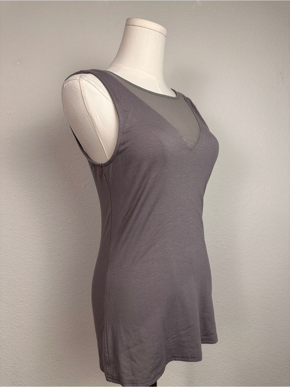 BKE Red Frost Grey Mesh Inset Sleeveless Tank Top | NWT | Medium - Picture 3 of 10